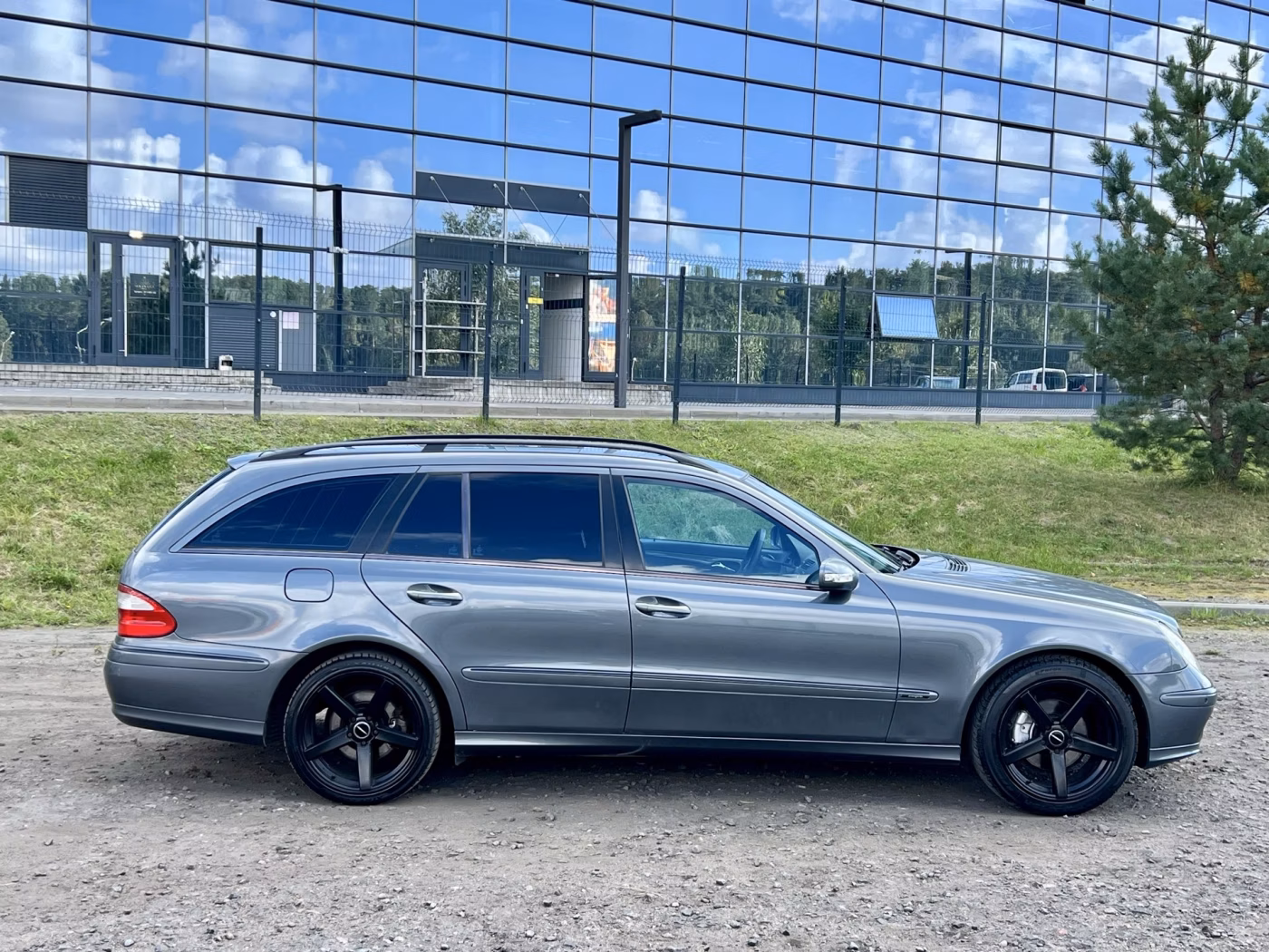 Mercedes-Benz E-Класс фото 10