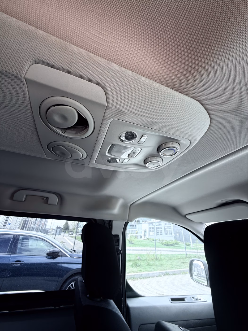 Opel Vivaro фото 13