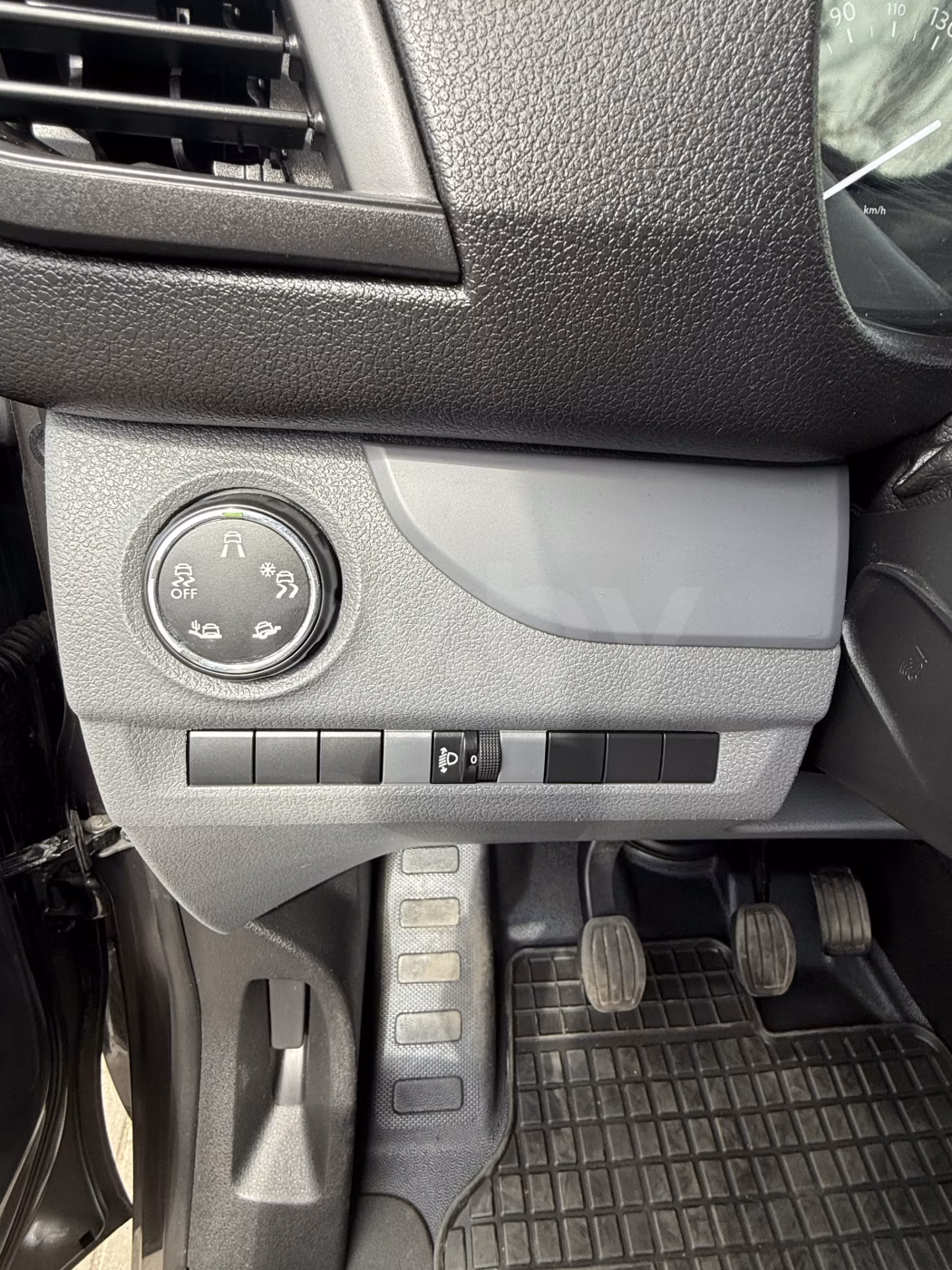 Opel Vivaro фото 15