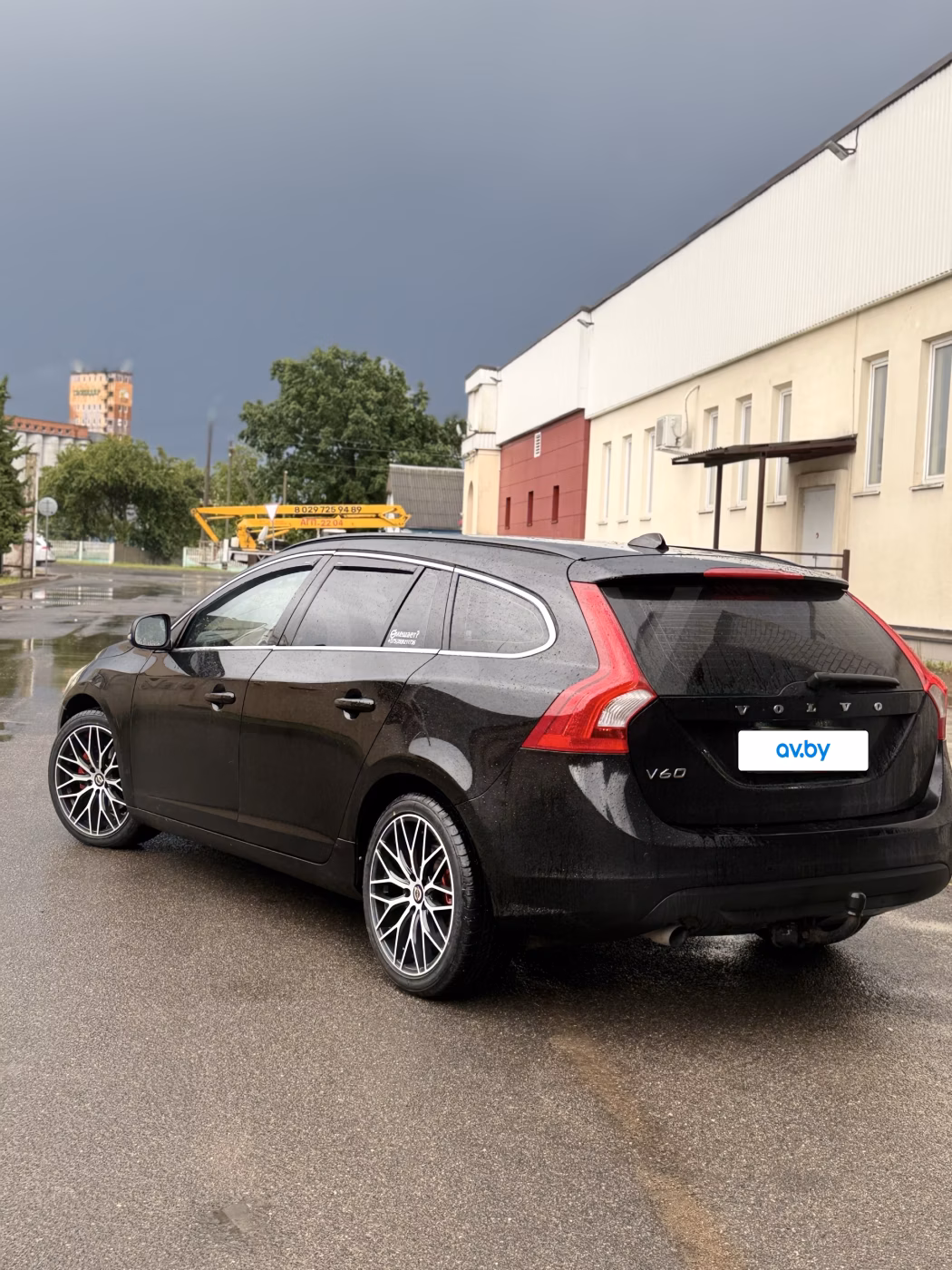 Volvo V60 фото 3