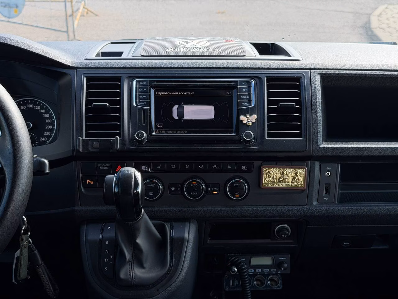 Volkswagen Caravelle фото 10