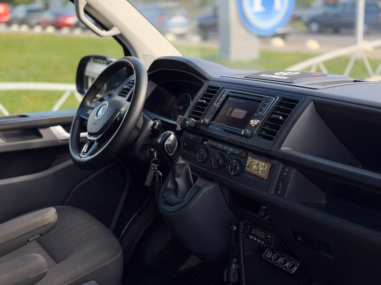 Volkswagen Caravelle фото 12
