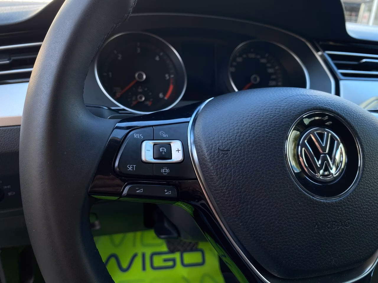 Volkswagen Passat фото 13