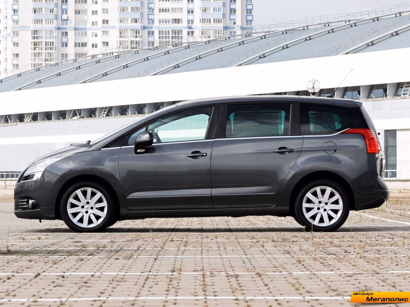 Peugeot 5008 фото 3