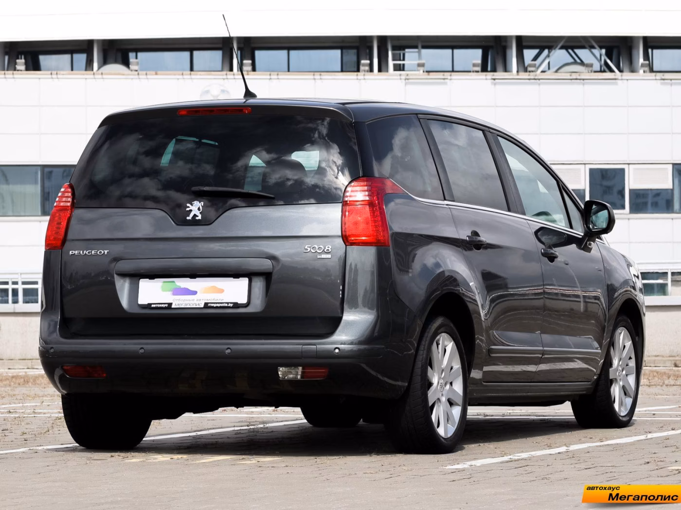 Peugeot 5008 фото 5
