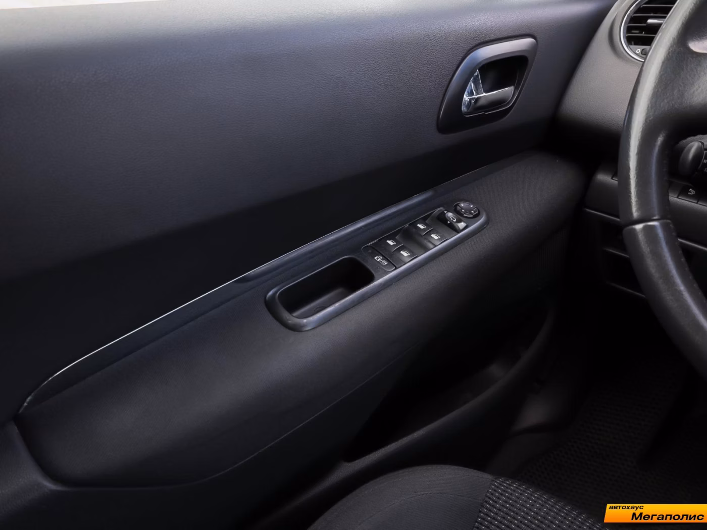 Peugeot 5008 фото 9