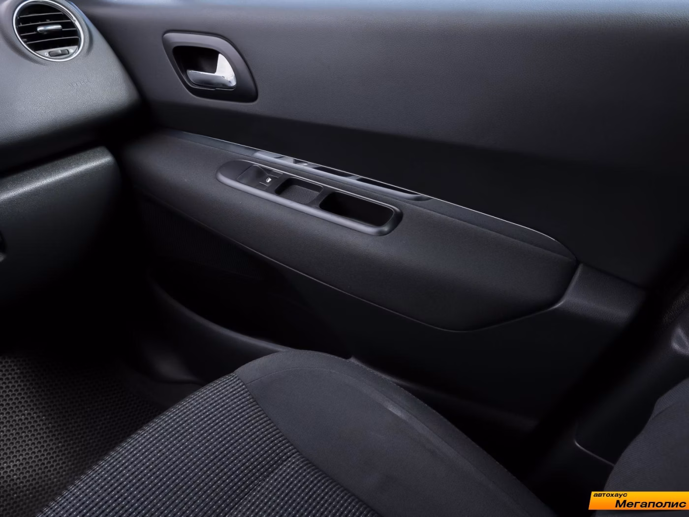 Peugeot 5008 фото 10