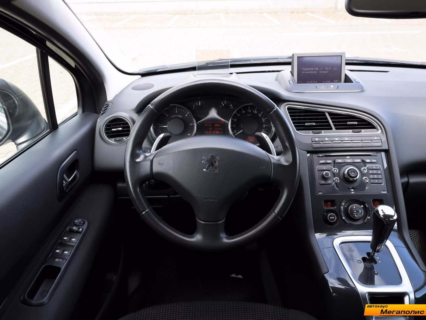 Peugeot 5008 фото 11