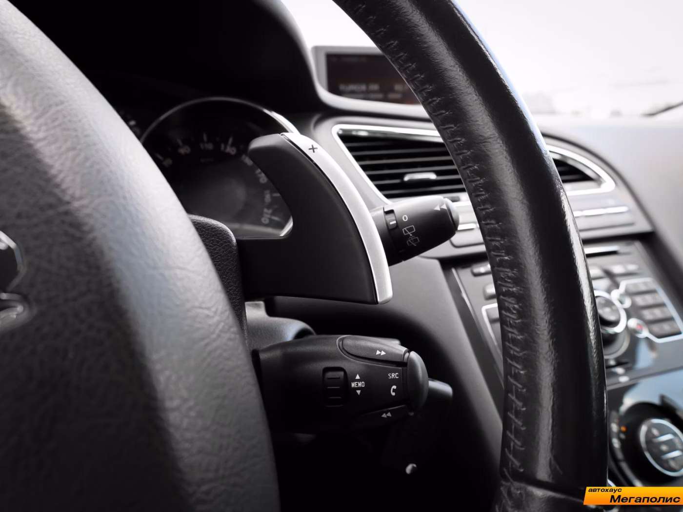 Peugeot 5008 фото 16