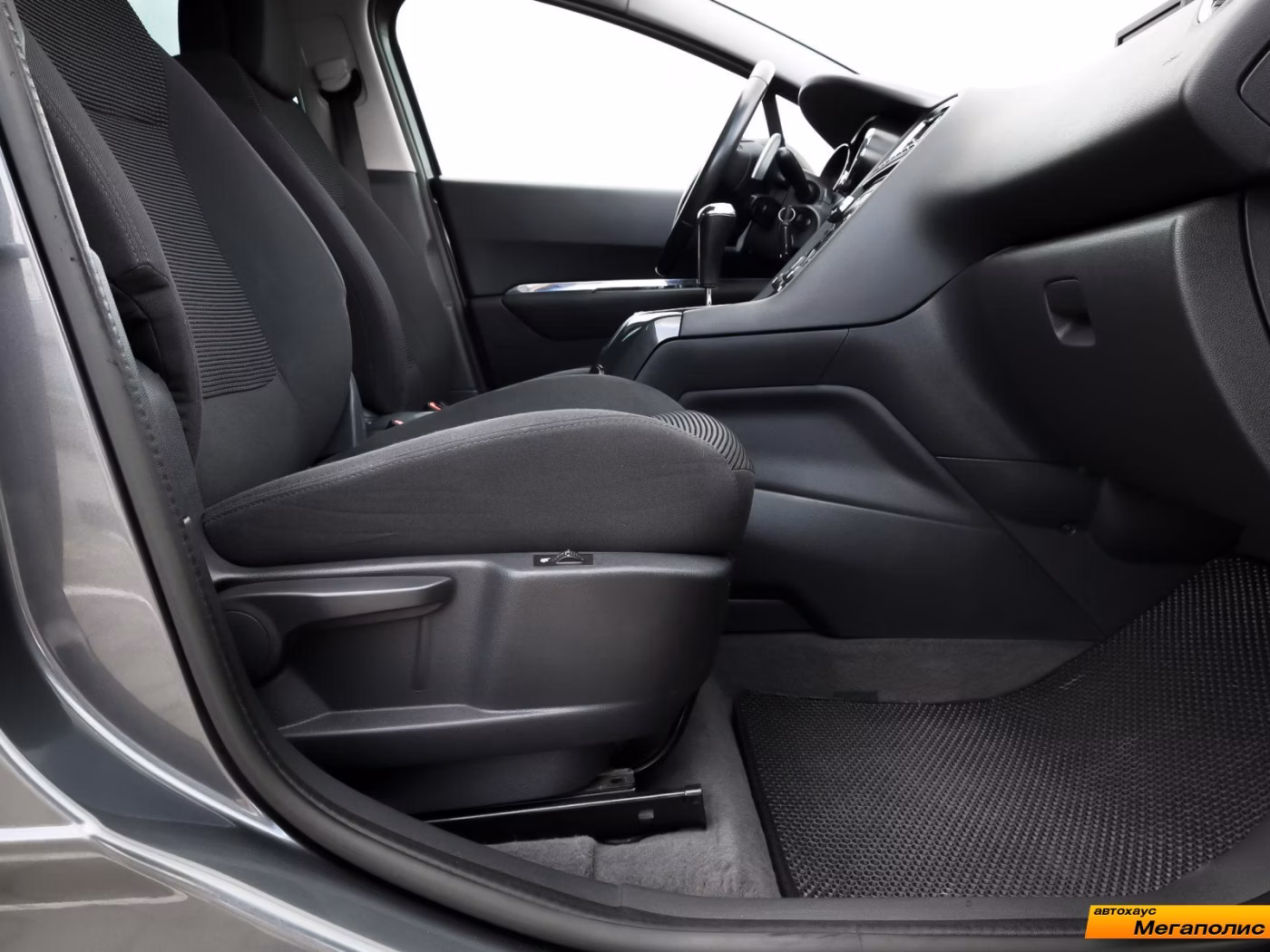 Peugeot 5008 фото 24