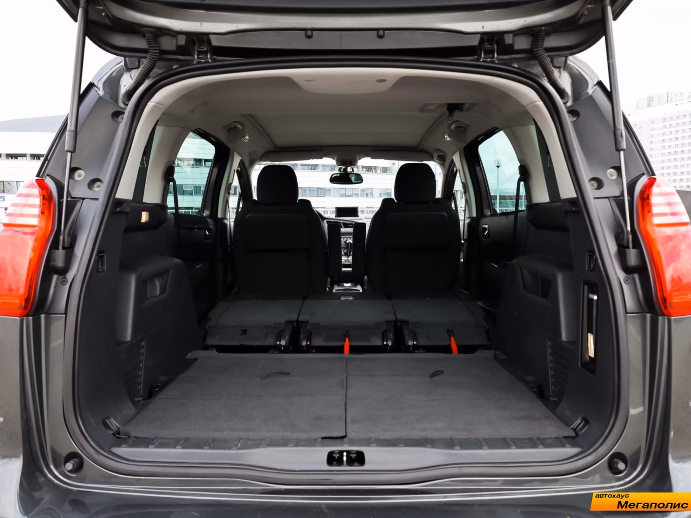 Peugeot 5008 фото 28