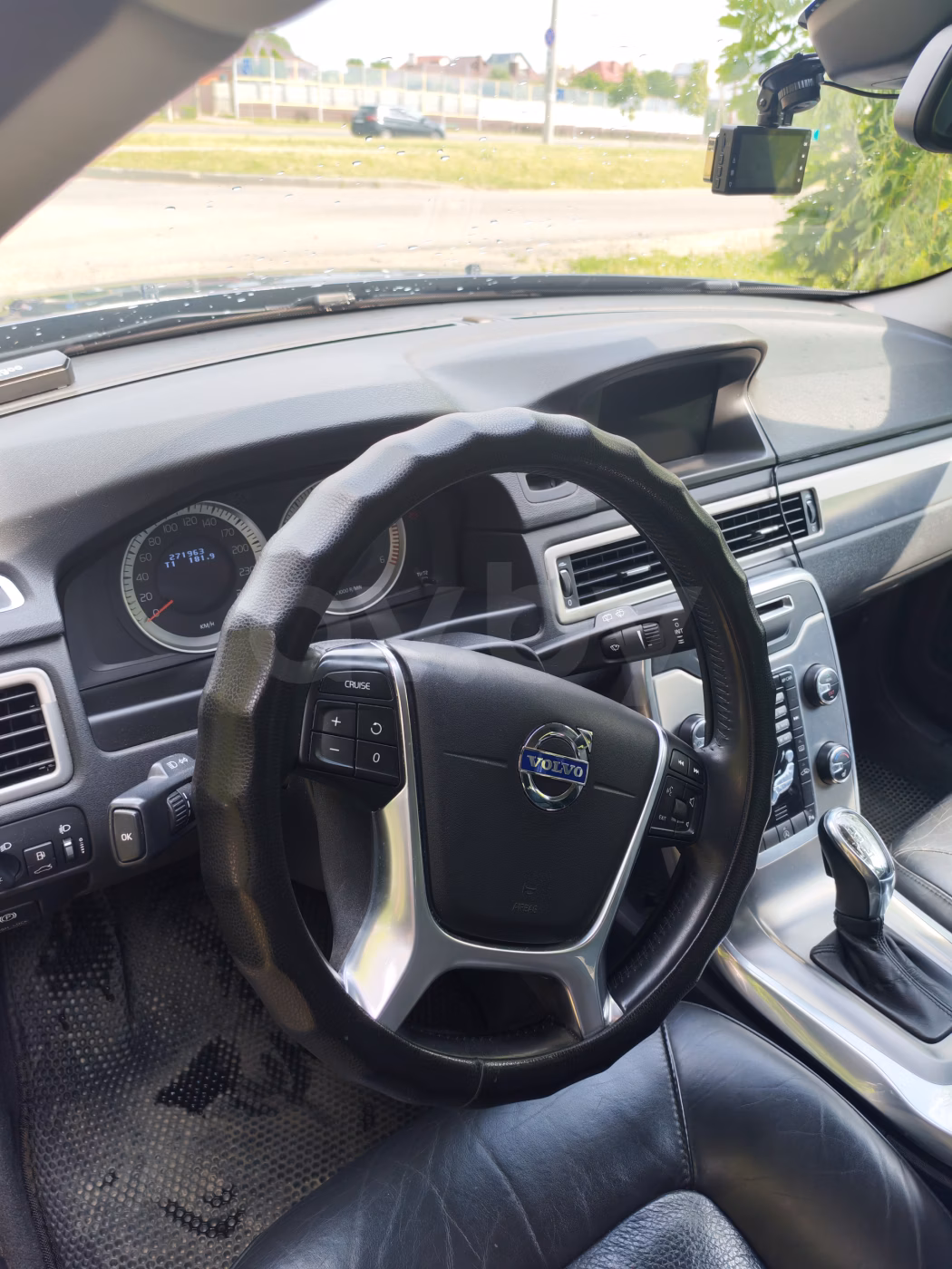 Volvo V70 фото 12