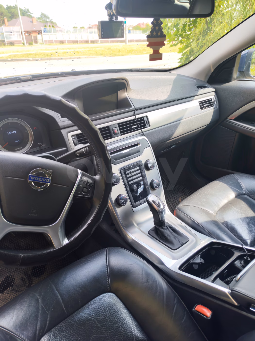 Volvo V70 фото 14