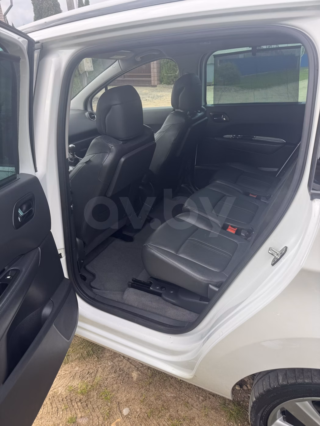 Peugeot 5008 фото 6