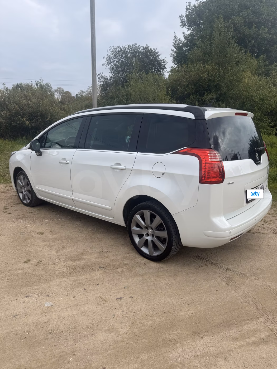 Peugeot 5008 фото 12