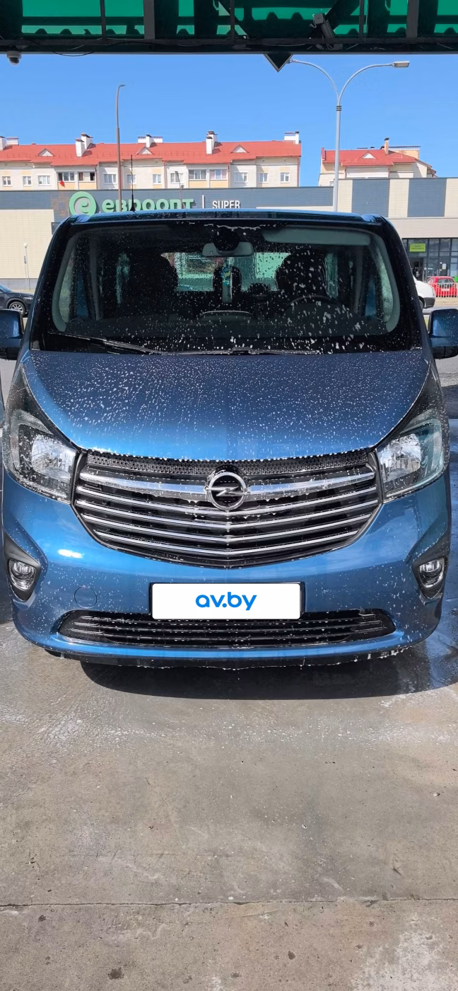 Opel Vivaro фото 5