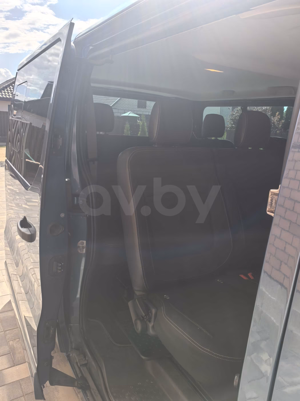Opel Vivaro фото 10