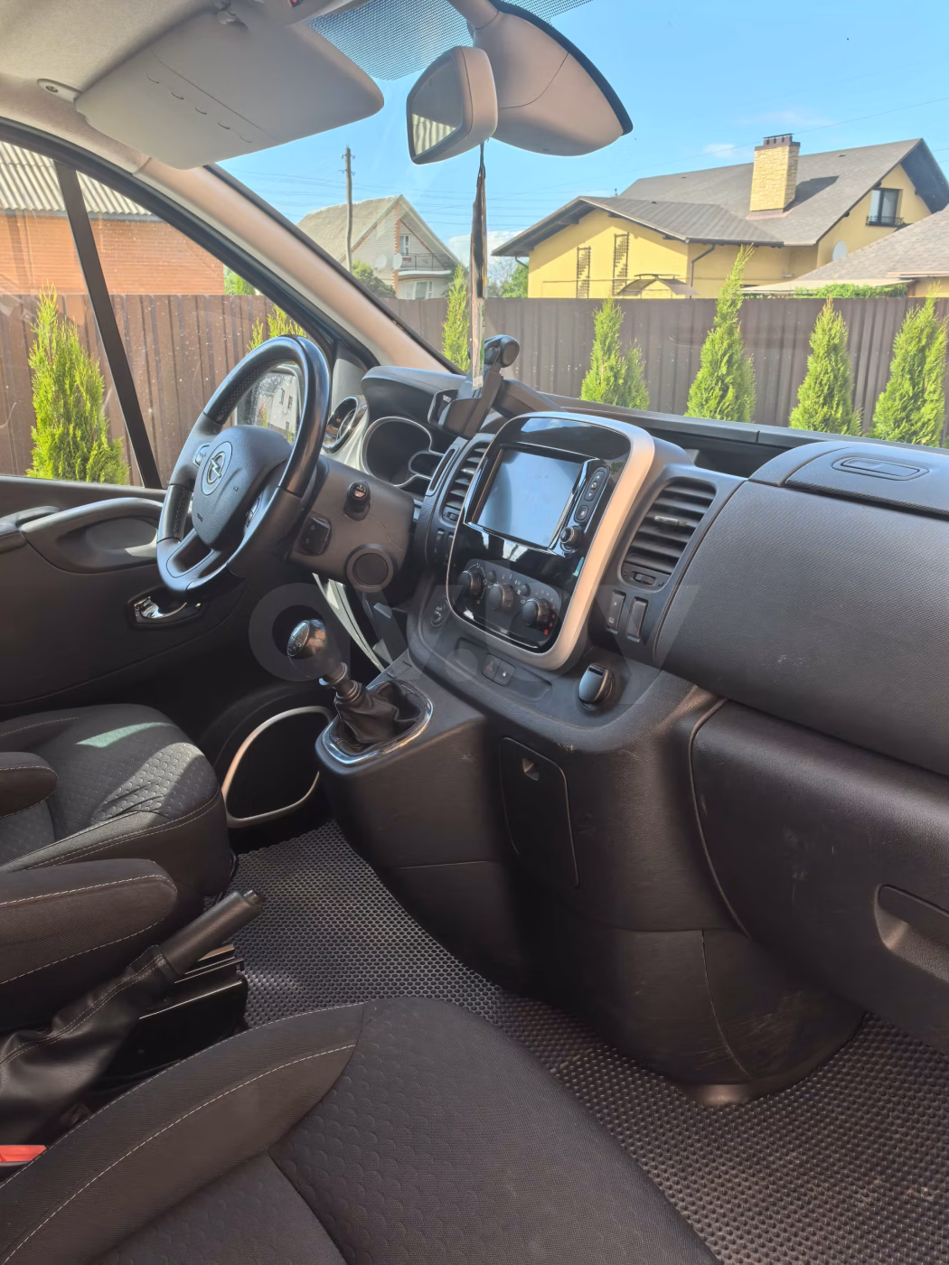 Opel Vivaro фото 6