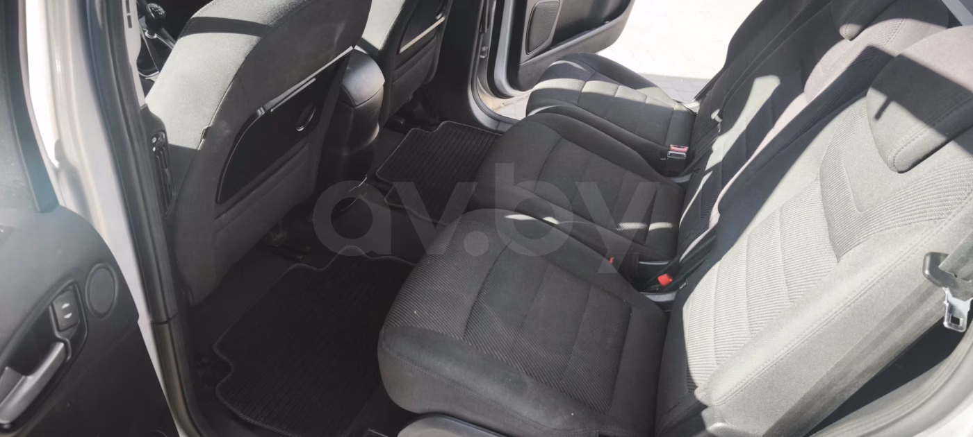 Ford S-MAX фото 8
