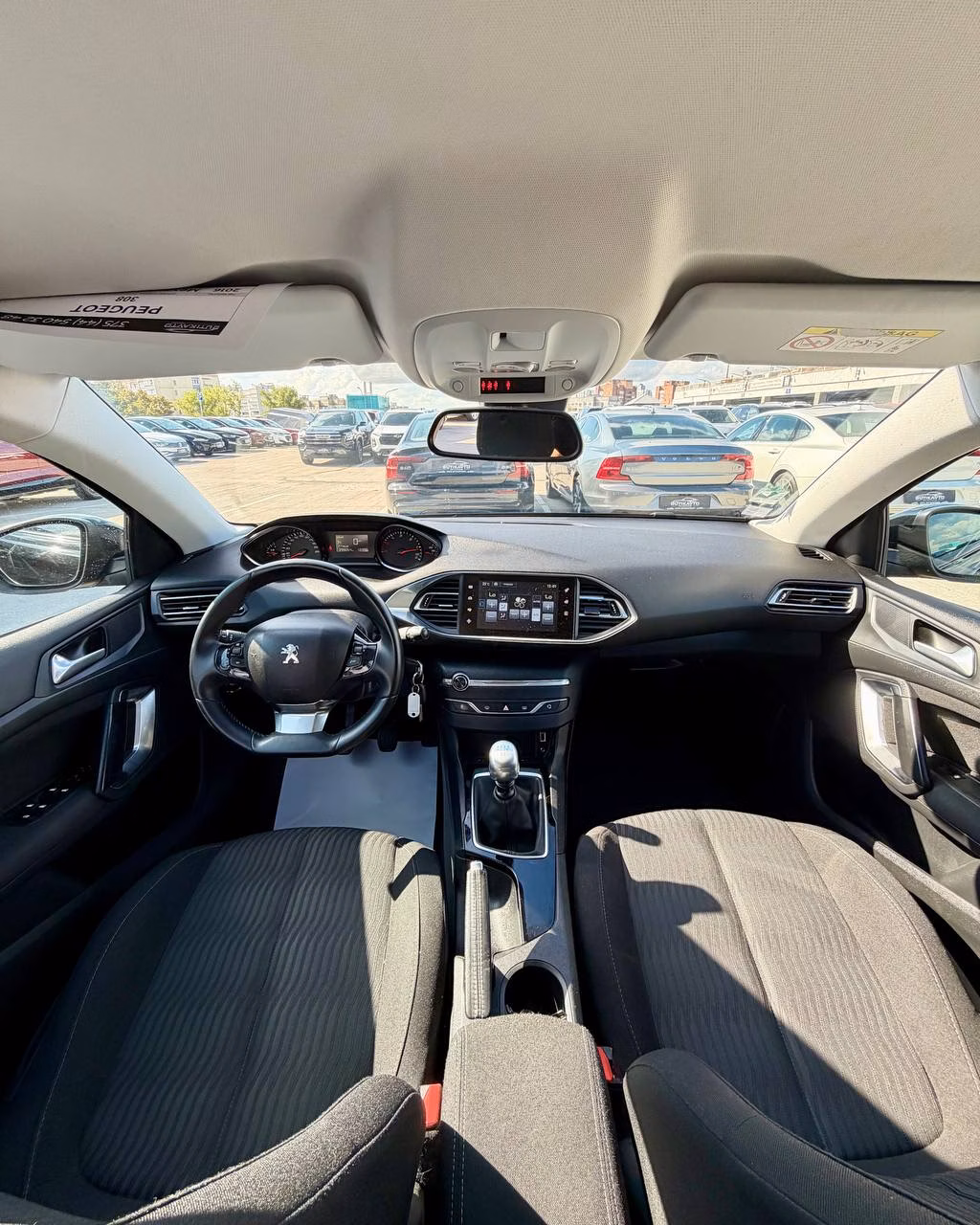 Peugeot 308 фото 9