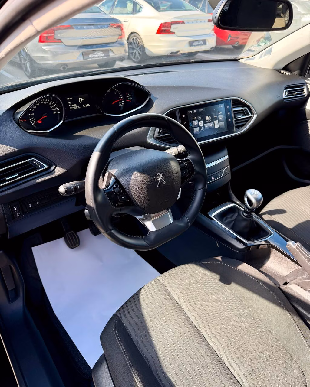 Peugeot 308 фото 16
