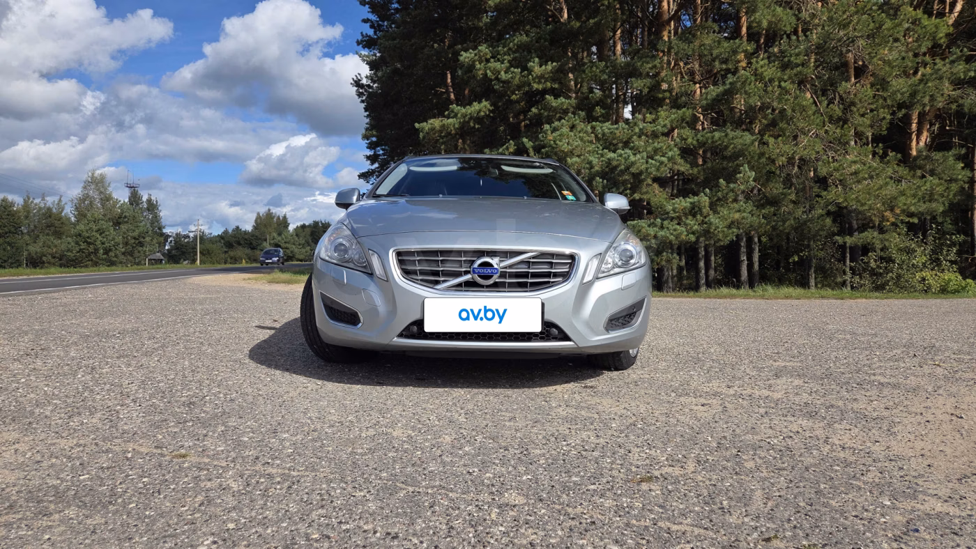 Volvo V60 фото 2