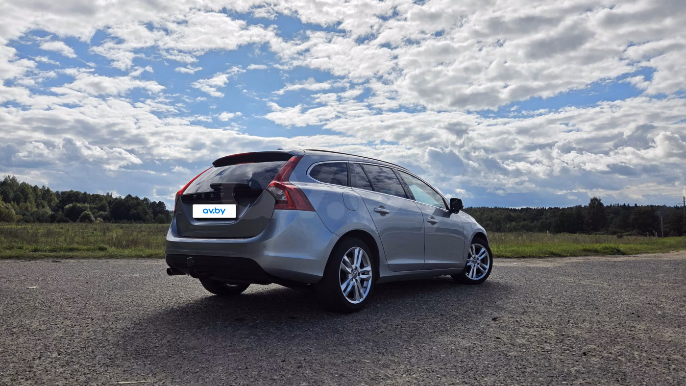Volvo V60 фото 5
