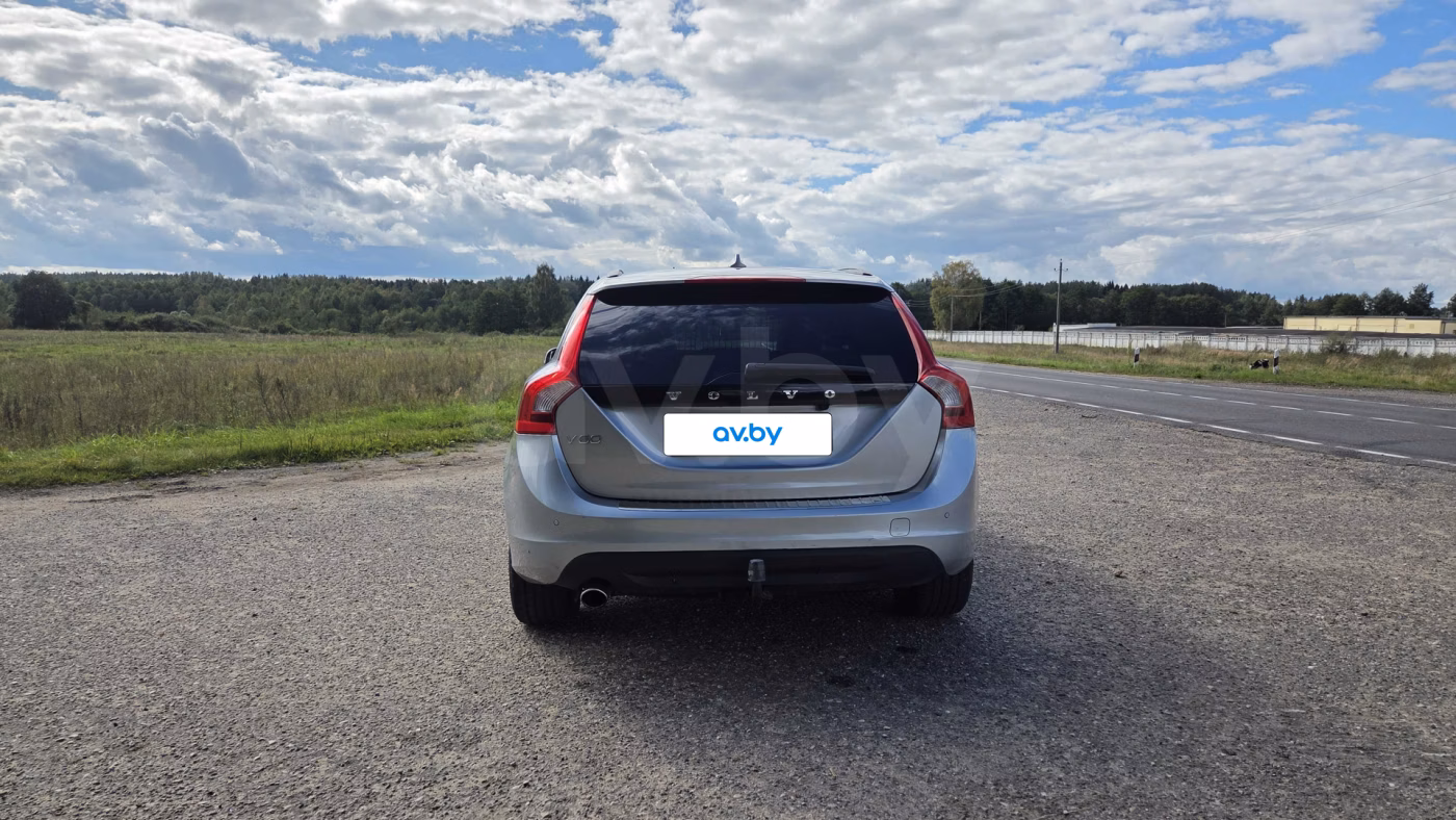 Volvo V60 фото 6