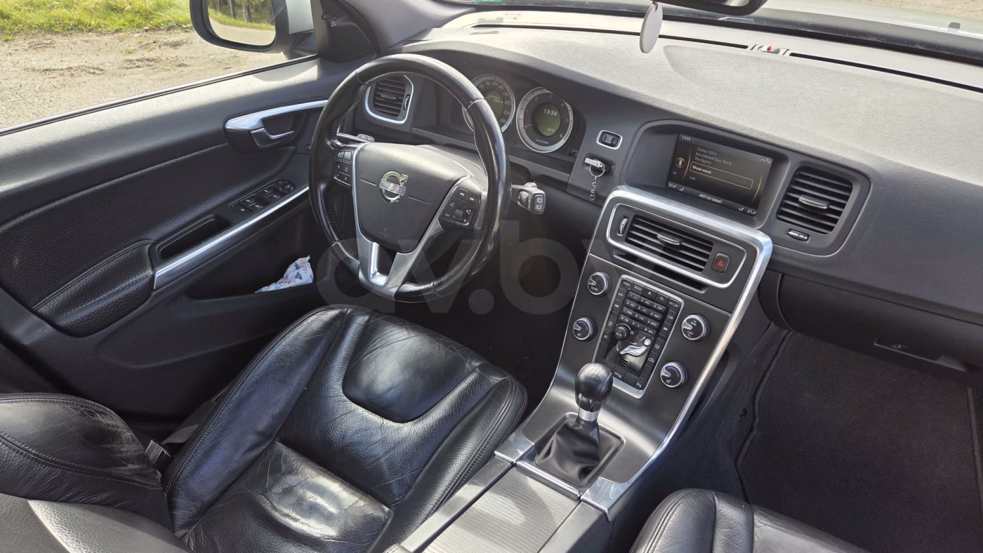 Volvo V60 фото 7