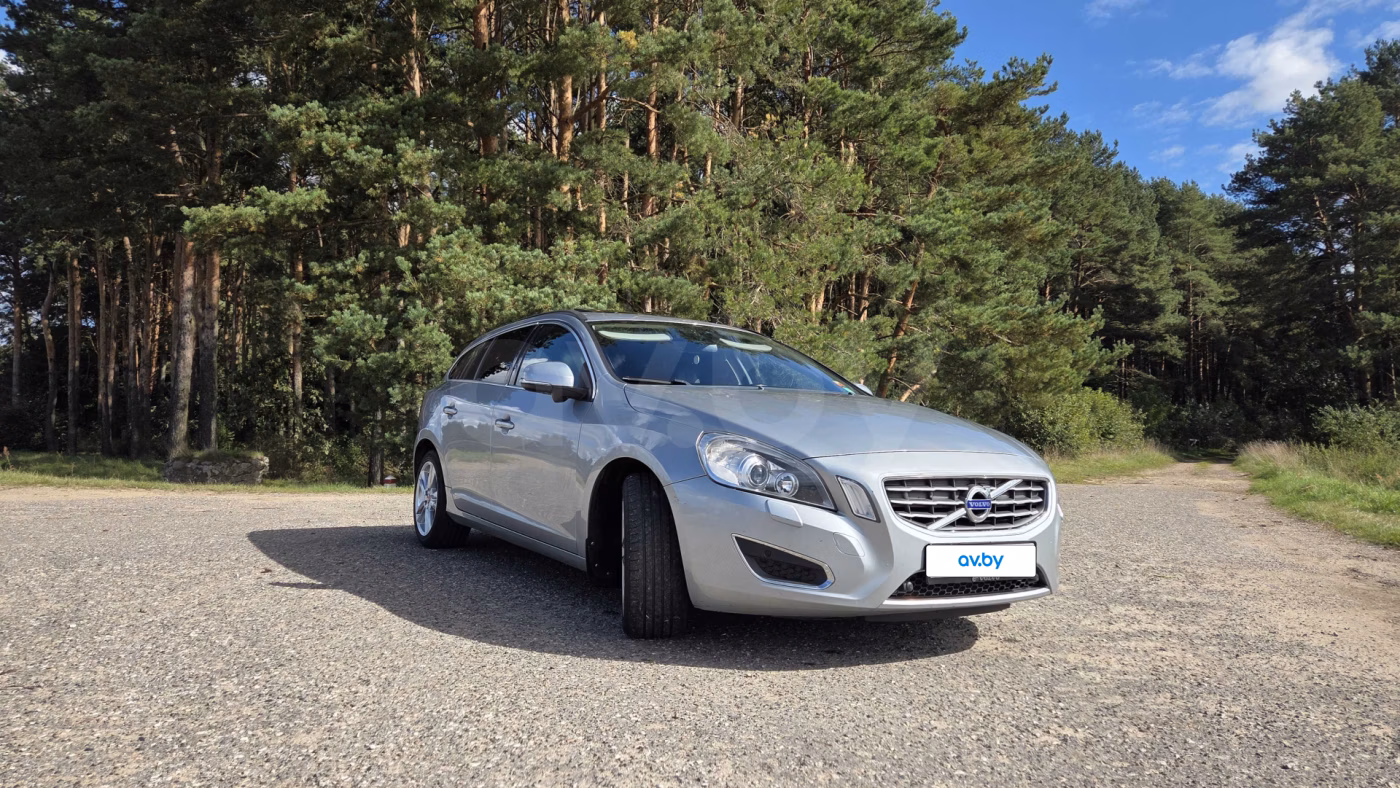 Volvo V60 фото 3