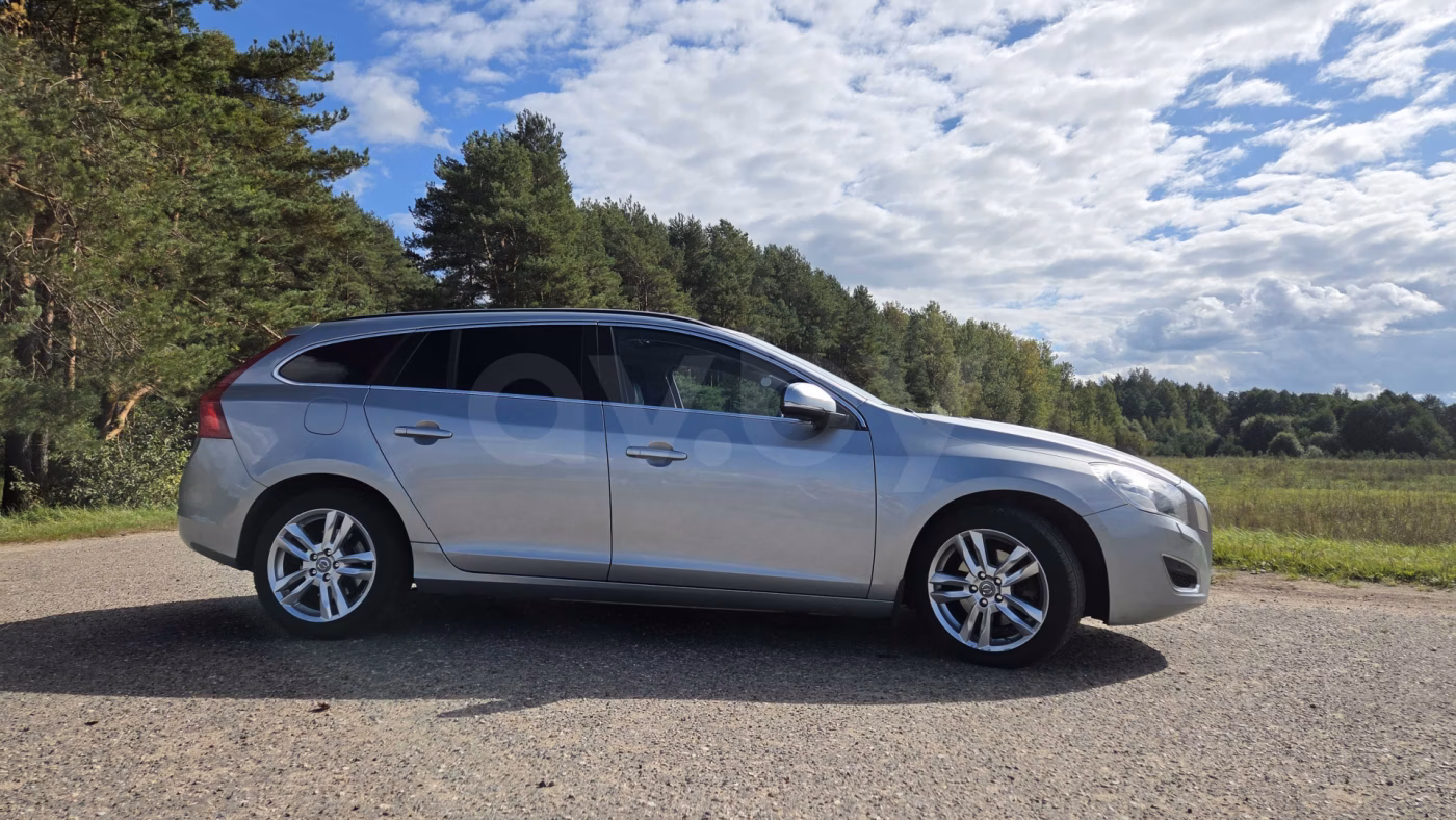 Volvo V60 фото 4