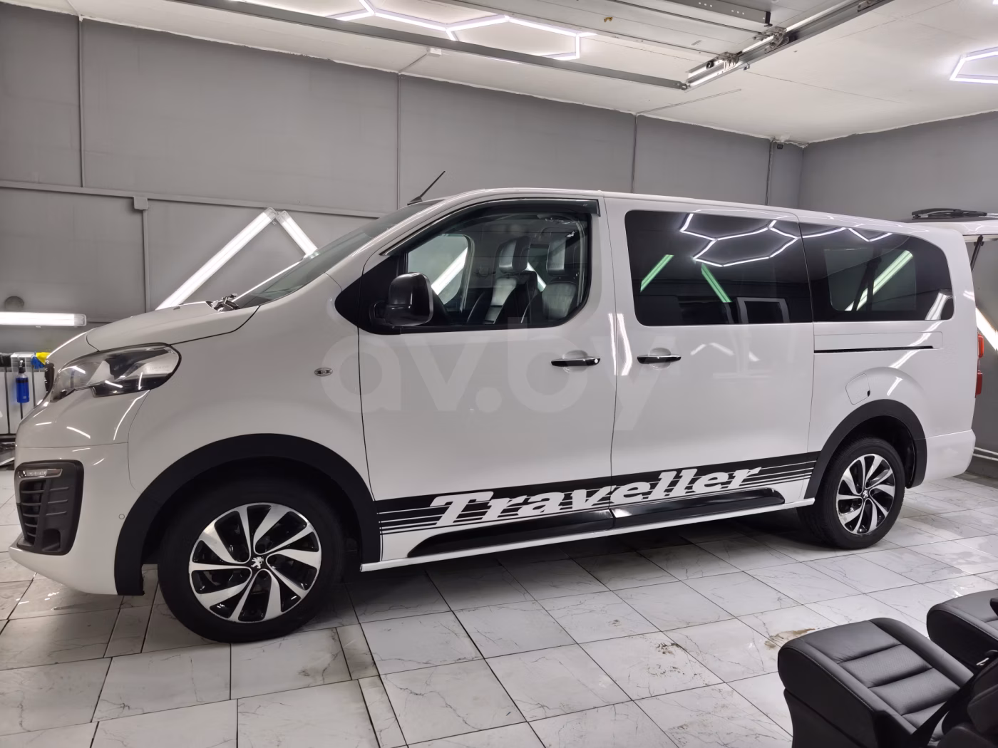 Peugeot Traveller фото 4