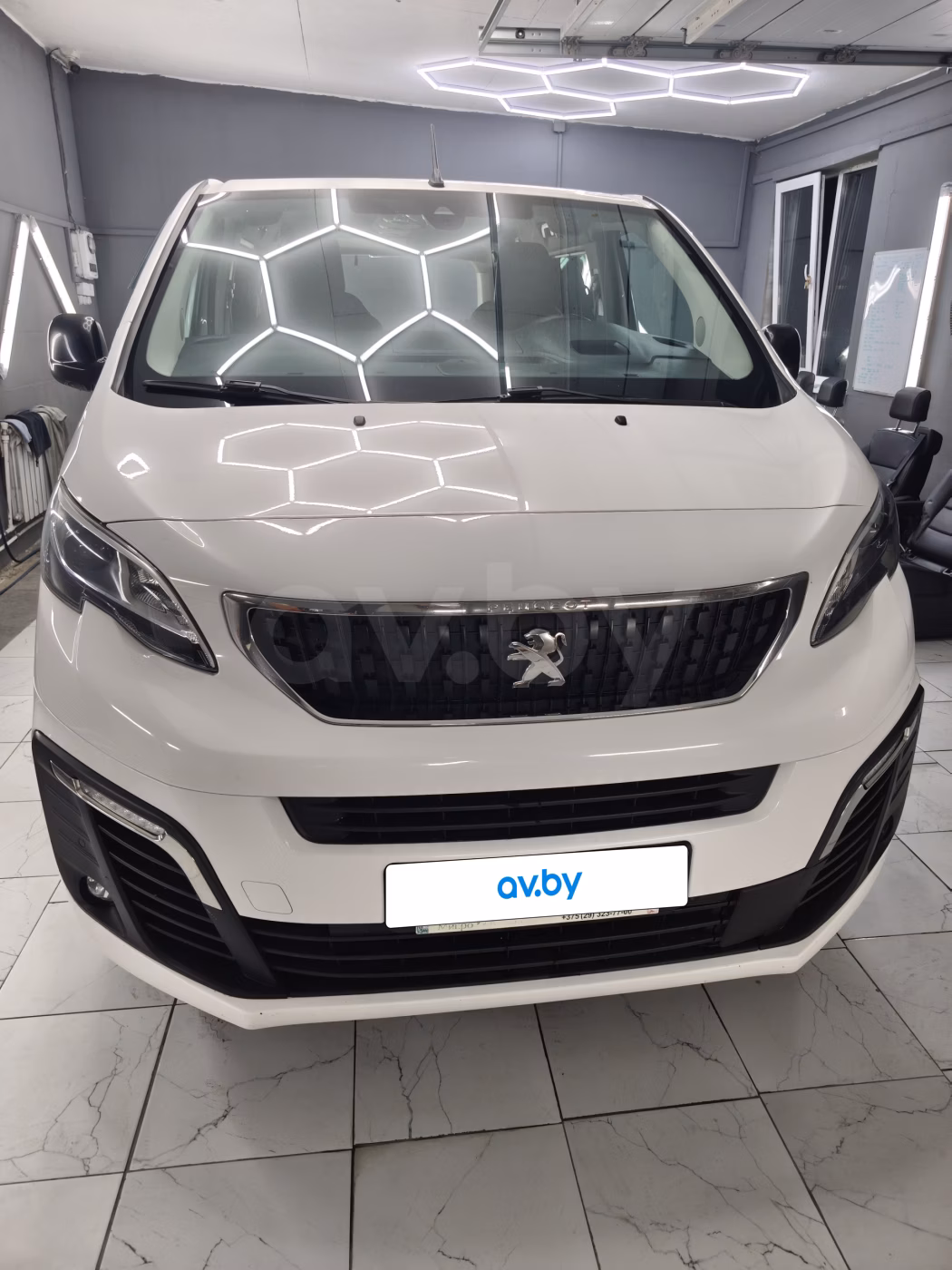 Peugeot Traveller фото 5