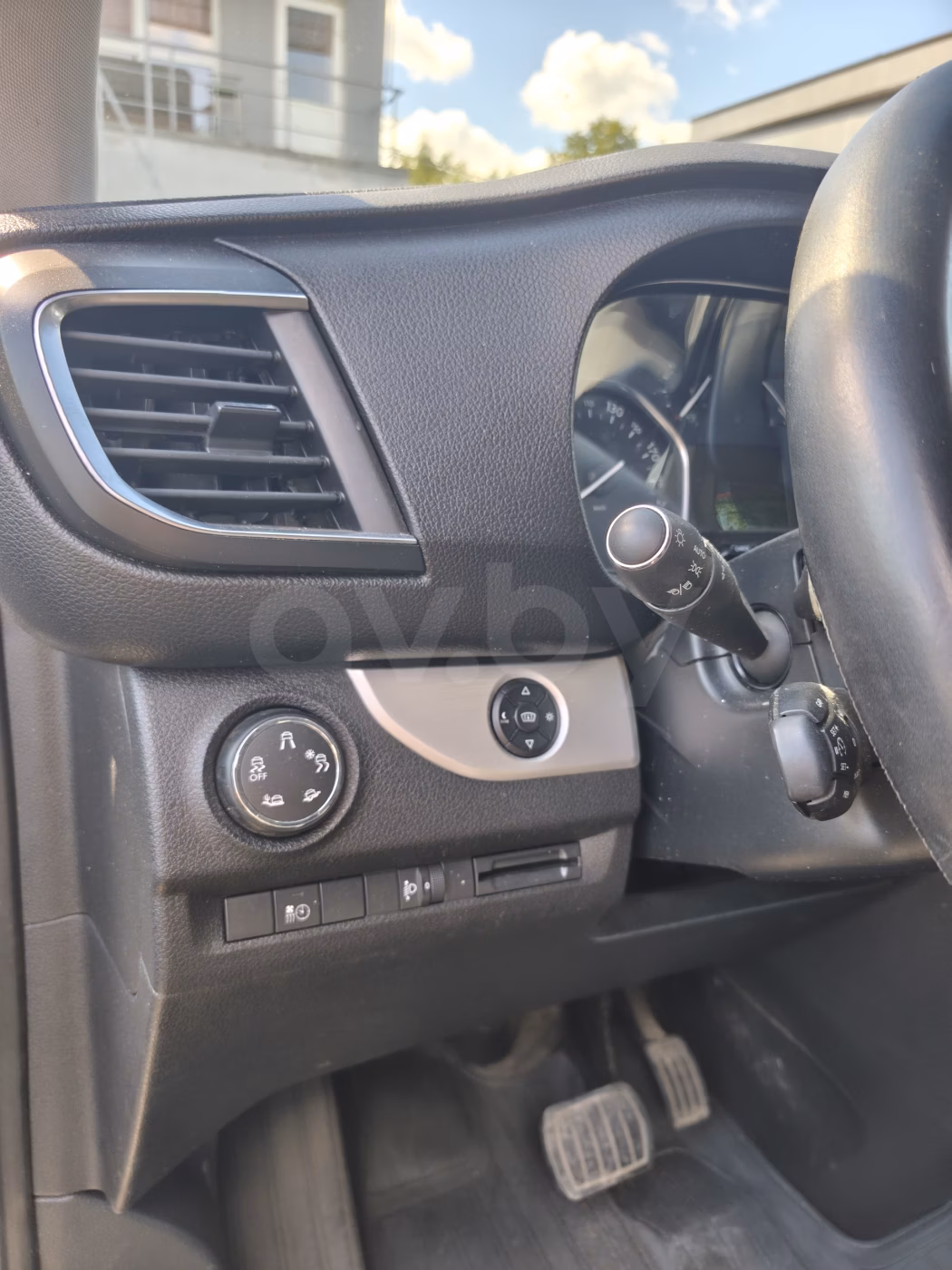Peugeot Traveller фото 3