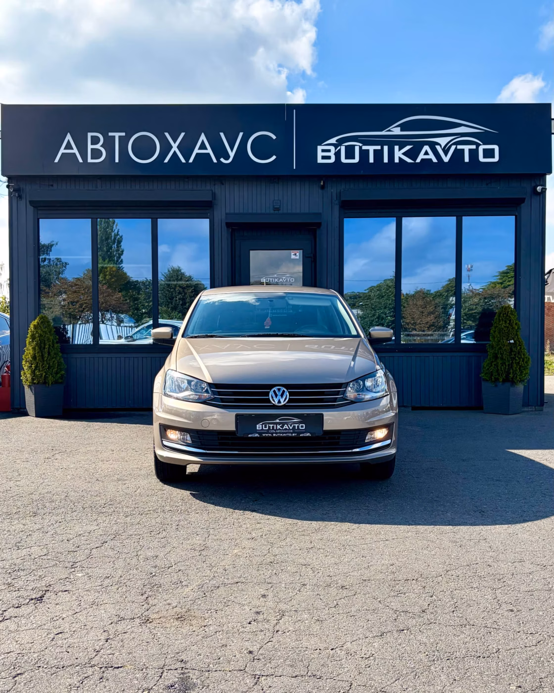 Volkswagen Polo Sedan фото 2