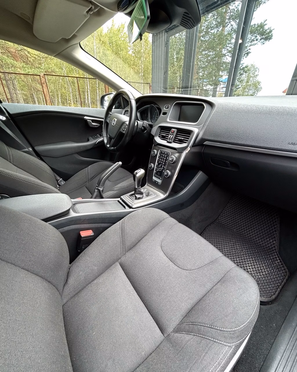Volvo V40 фото 9