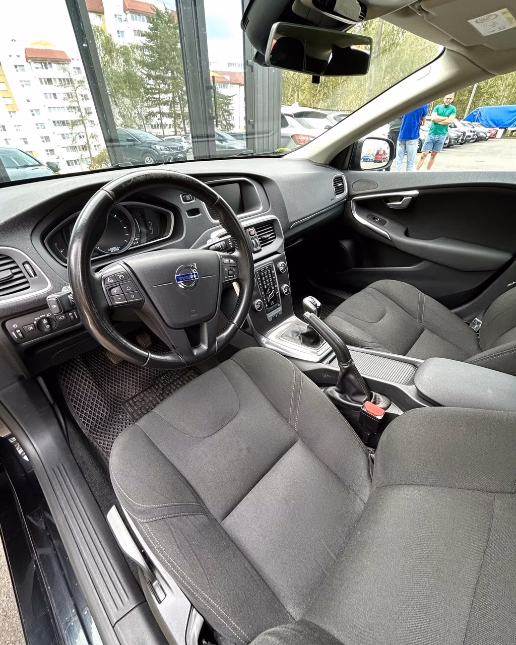 Volvo V40 фото 10