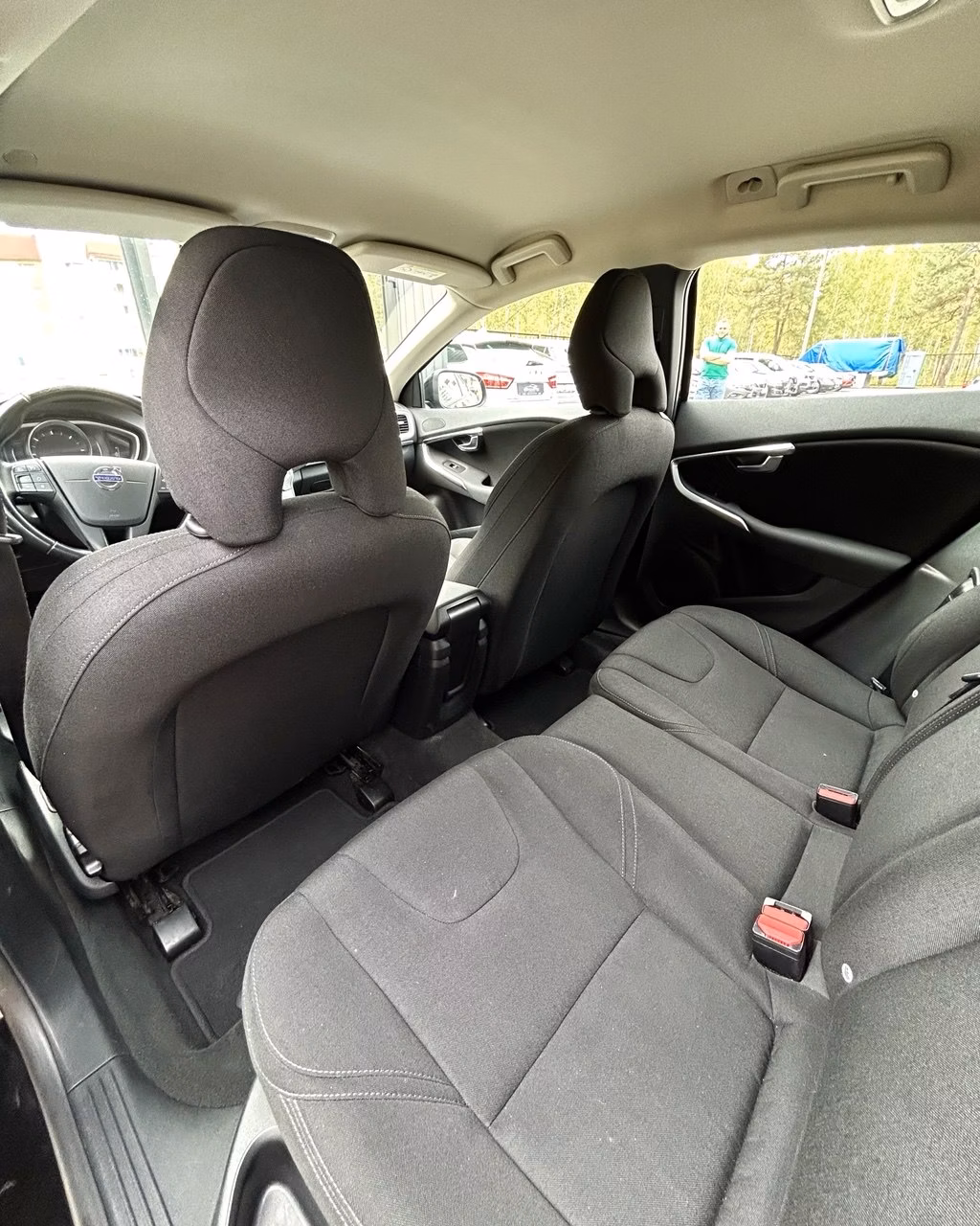 Volvo V40 фото 12