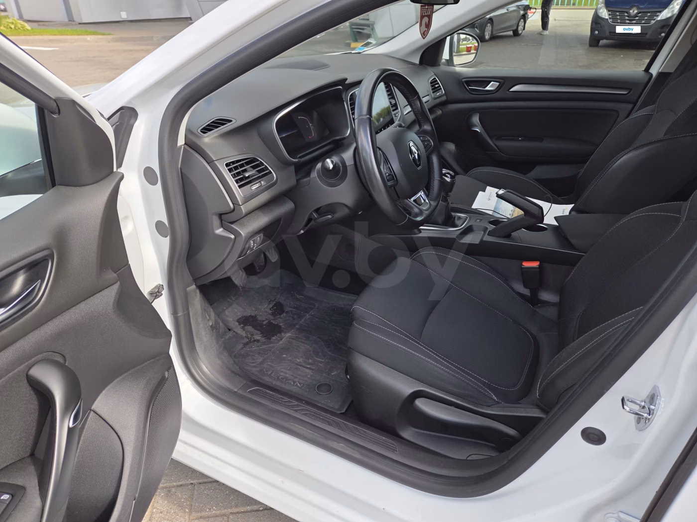 Renault Megane фото 8
