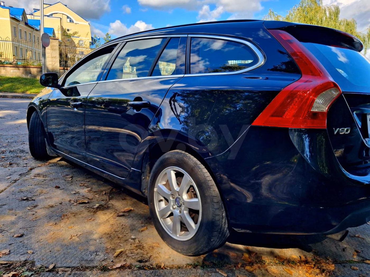 Volvo V60 фото 6