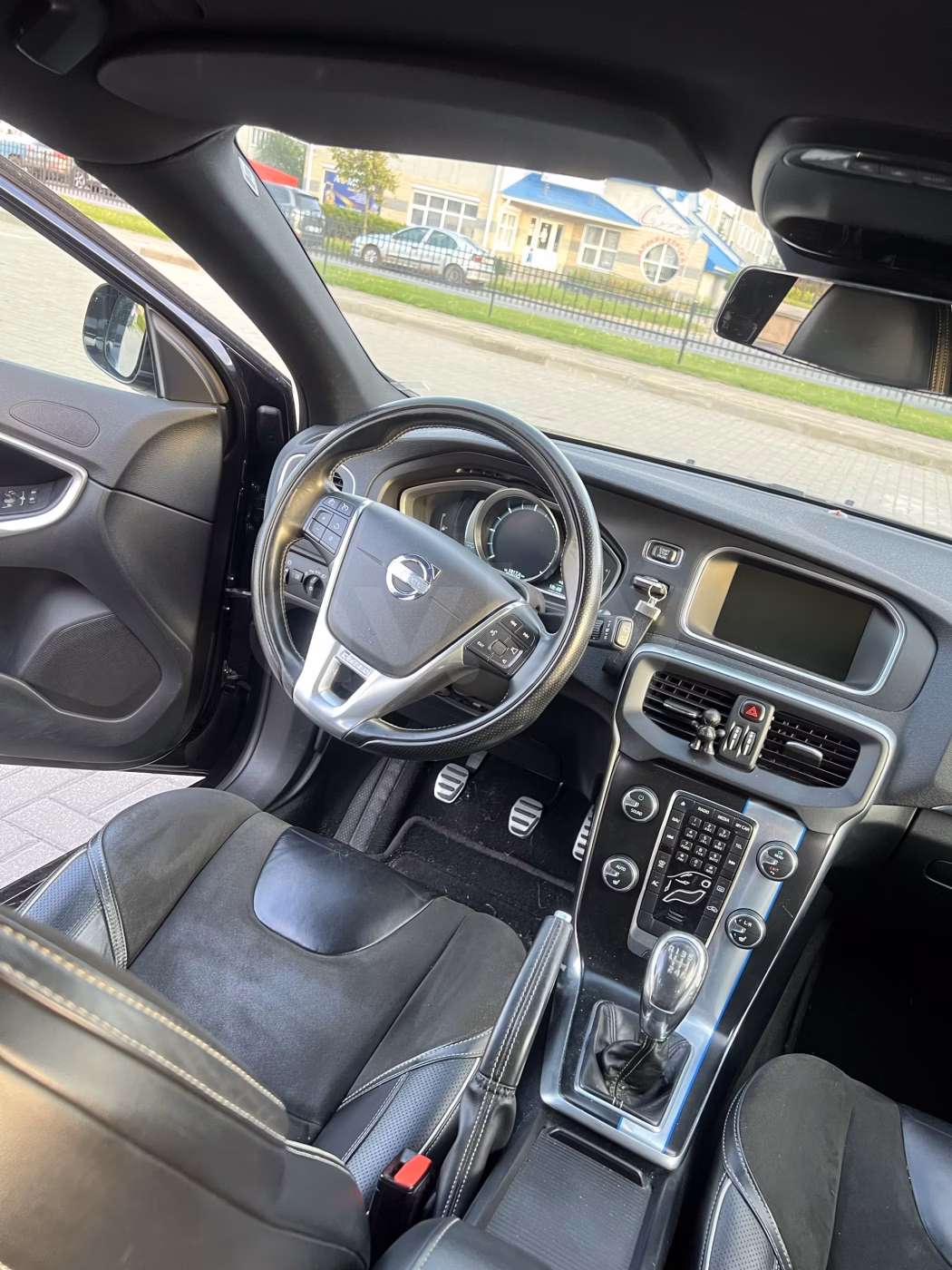 Volvo V40 фото 8