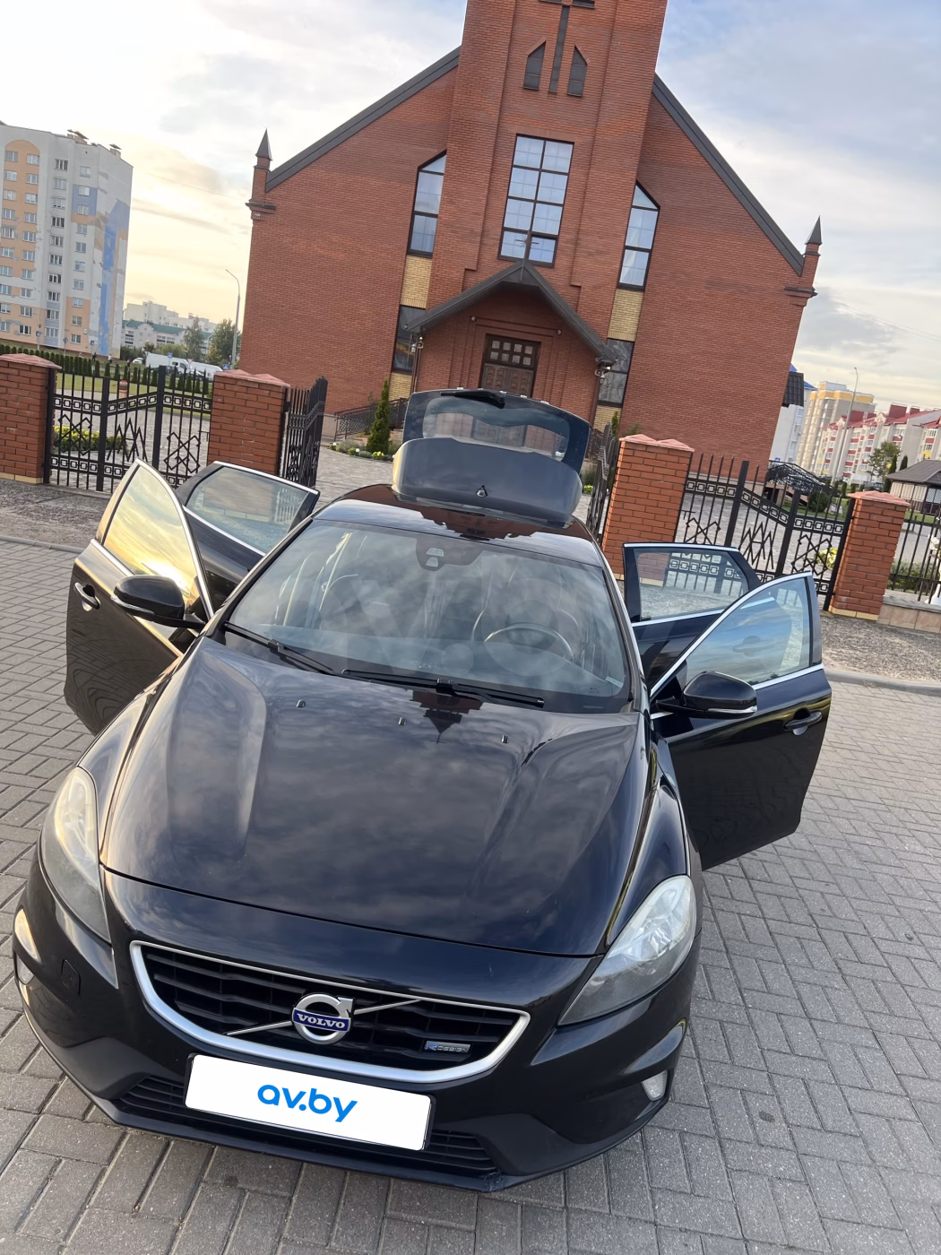 Volvo V40 фото 7