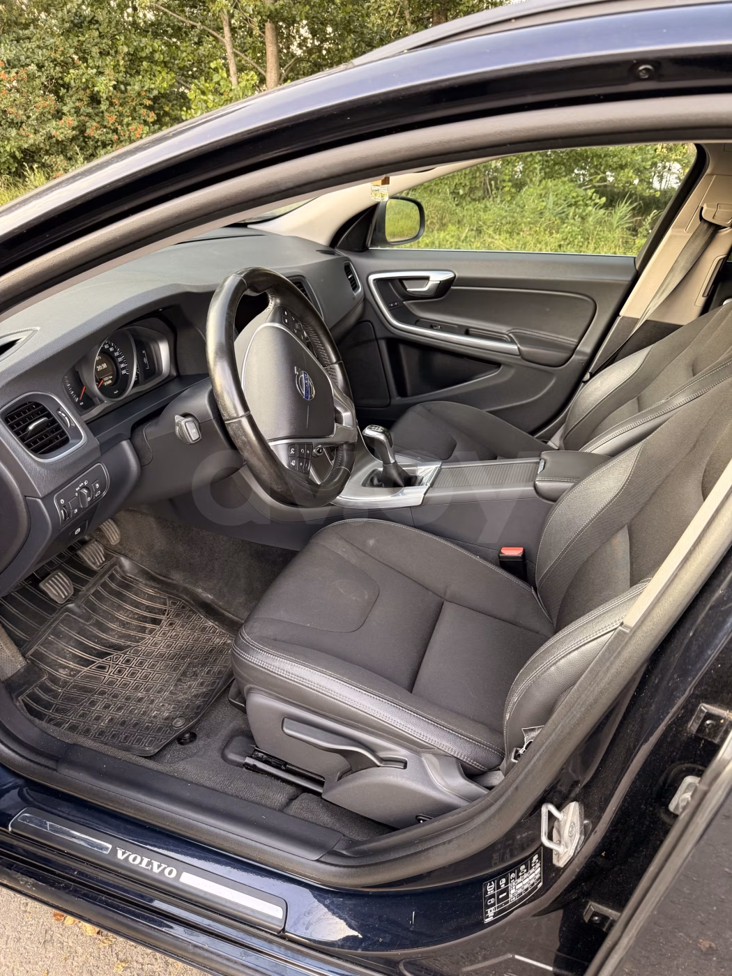 Volvo V60 фото 10