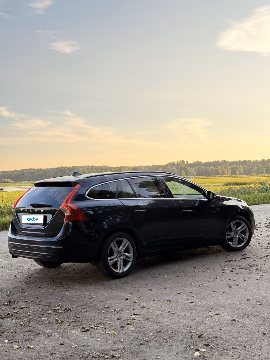 Volvo V60 фото 16