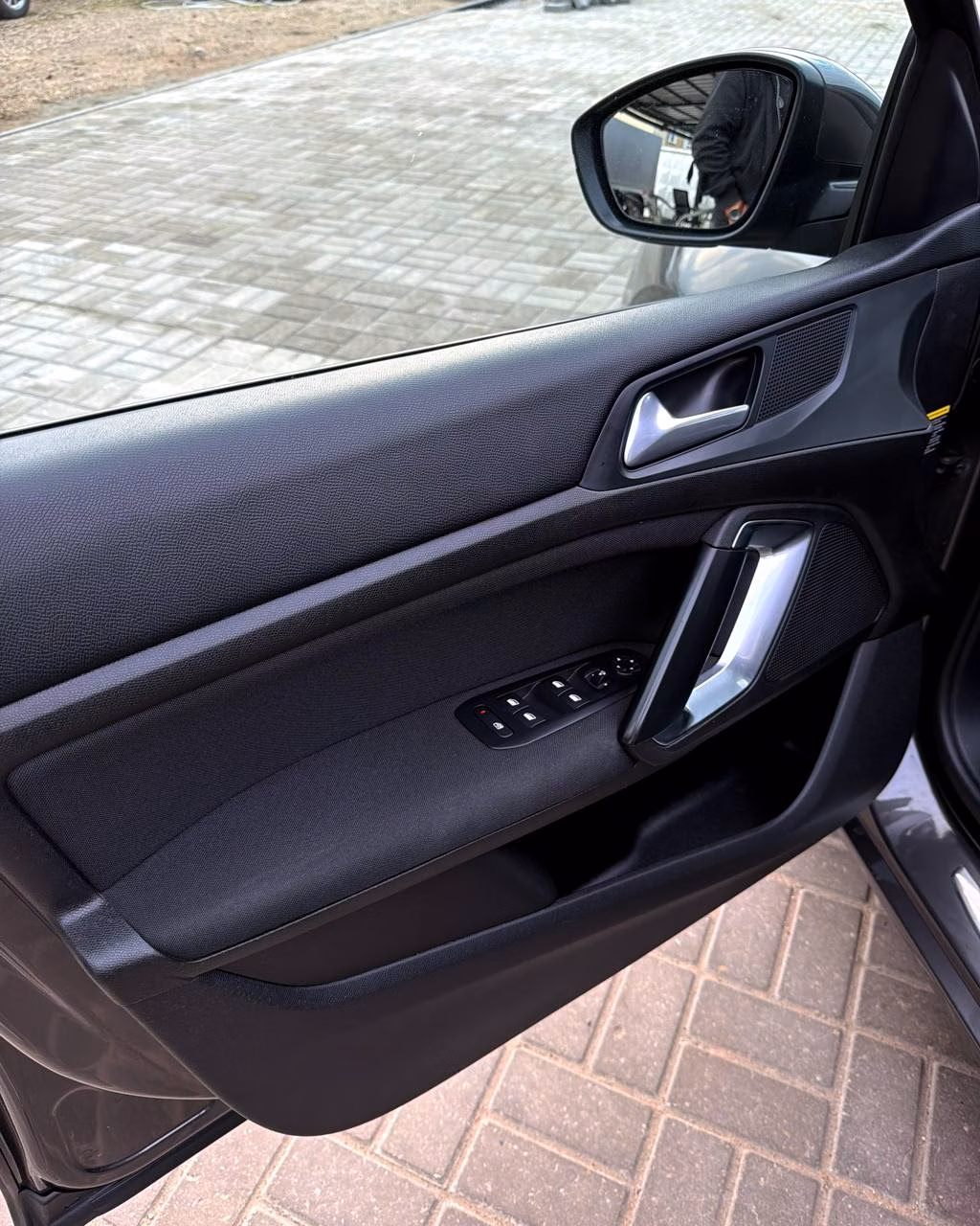 Peugeot 308 фото 9