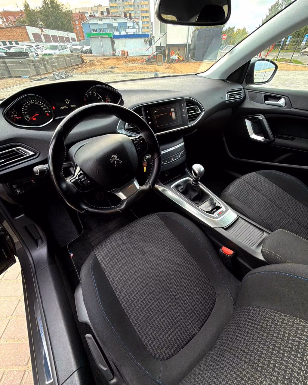 Peugeot 308 фото 10