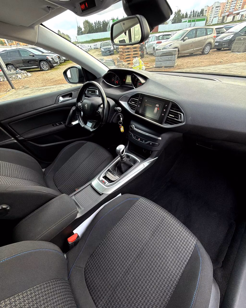 Peugeot 308 фото 11