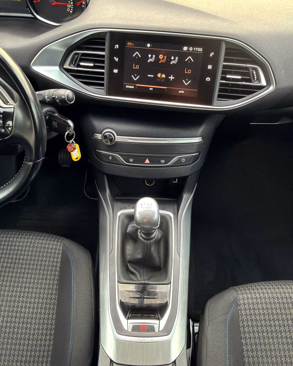 Peugeot 308 фото 14