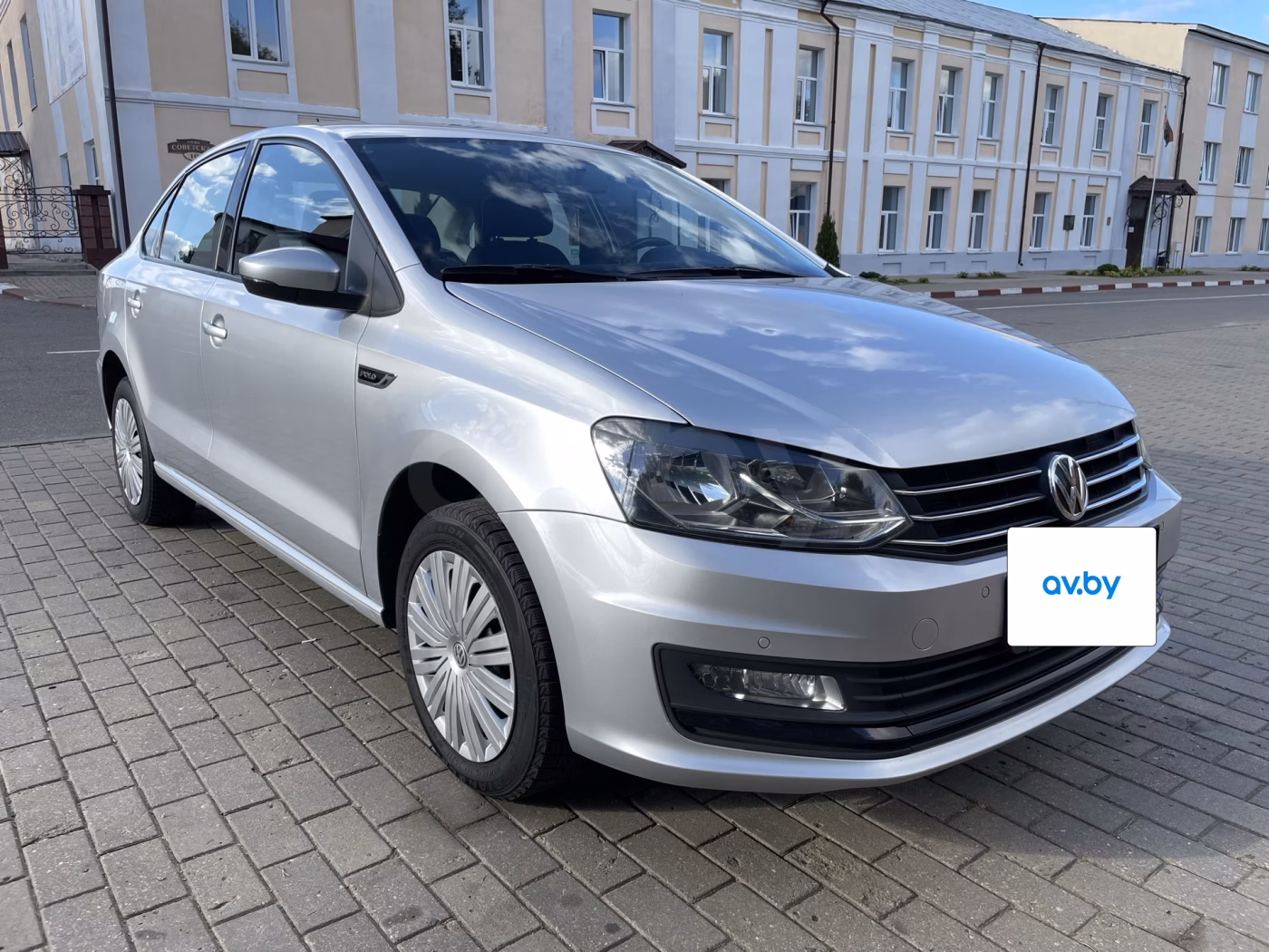 Volkswagen Polo Sedan фото 4