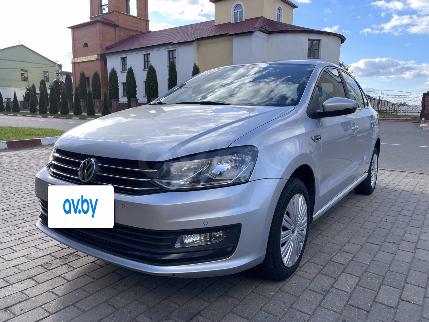 Volkswagen Polo Sedan фото 5